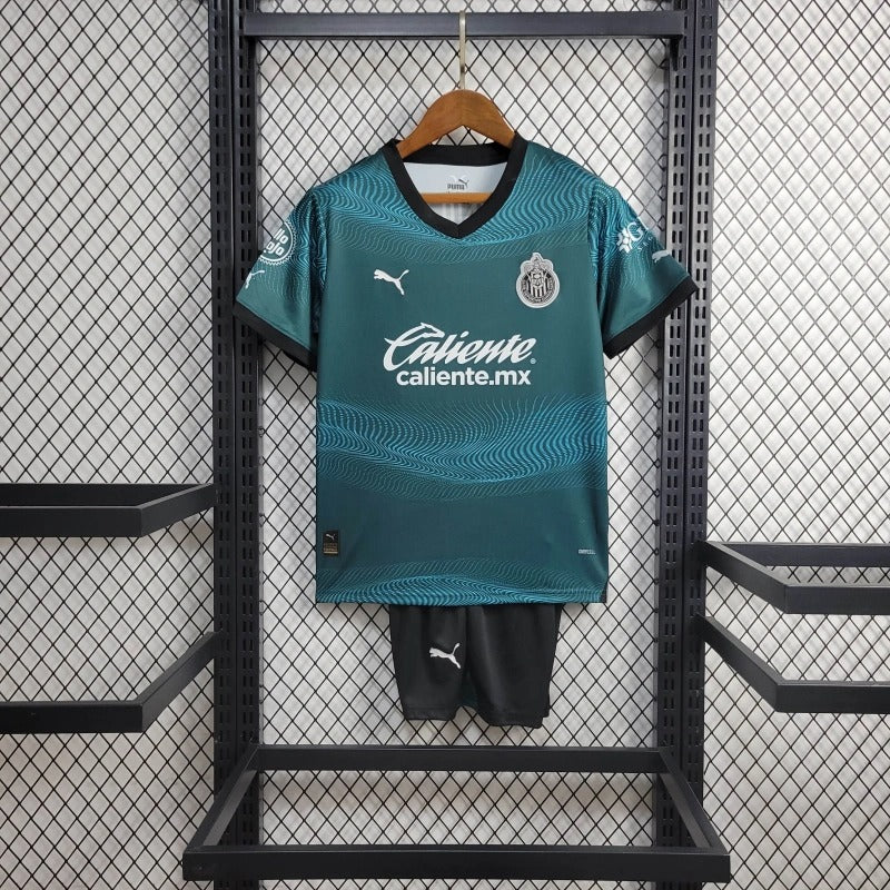 Kit niños Chivas 2023/24 Visita