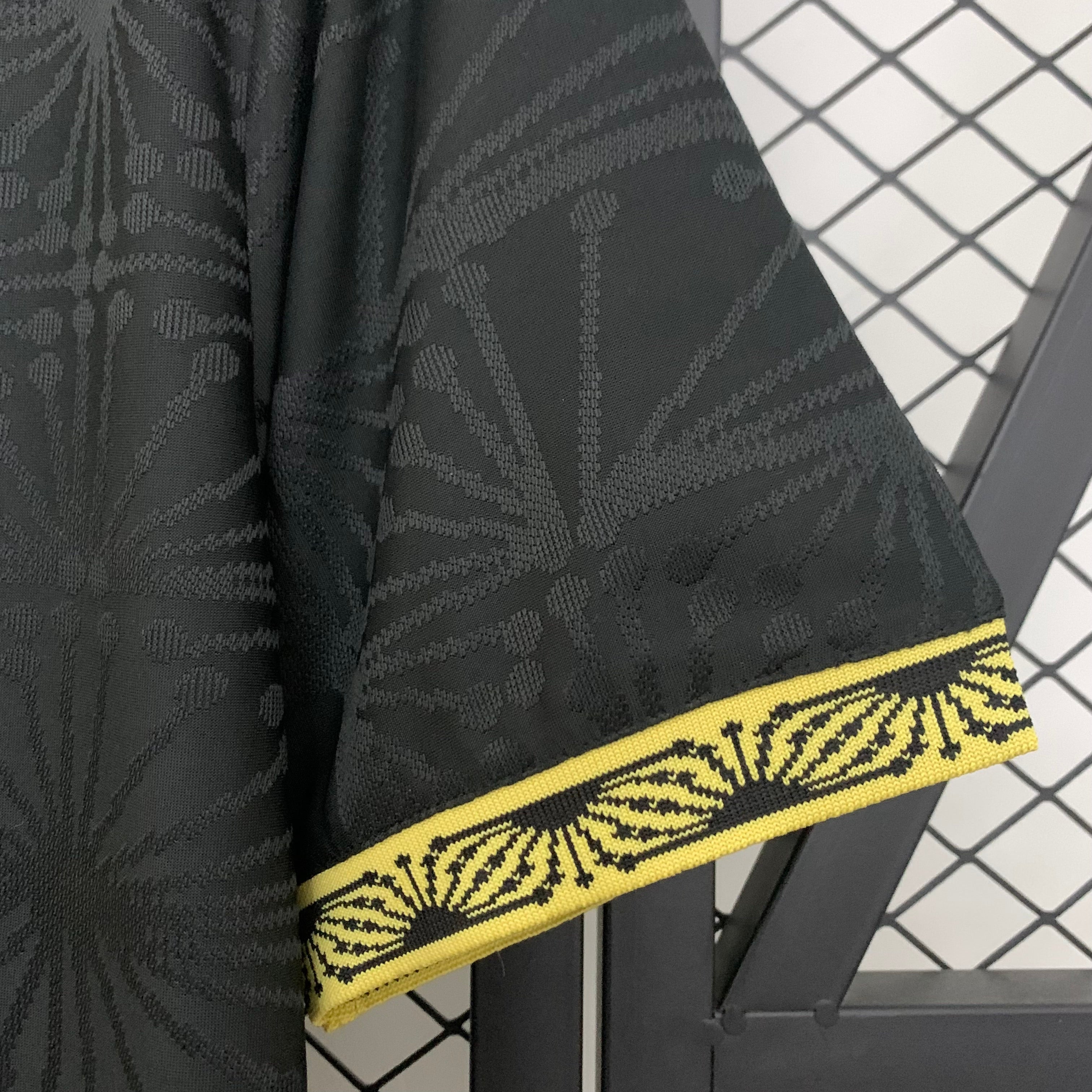 México Edición Especial Negra 2025/26 Versión Fan