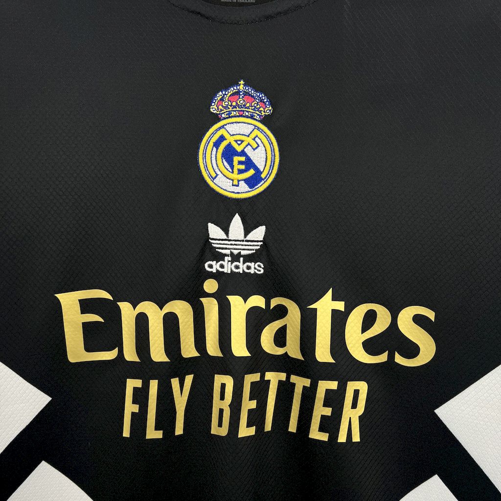 Real Madrid Edición Especial Retro 2025/26 Versión Fan