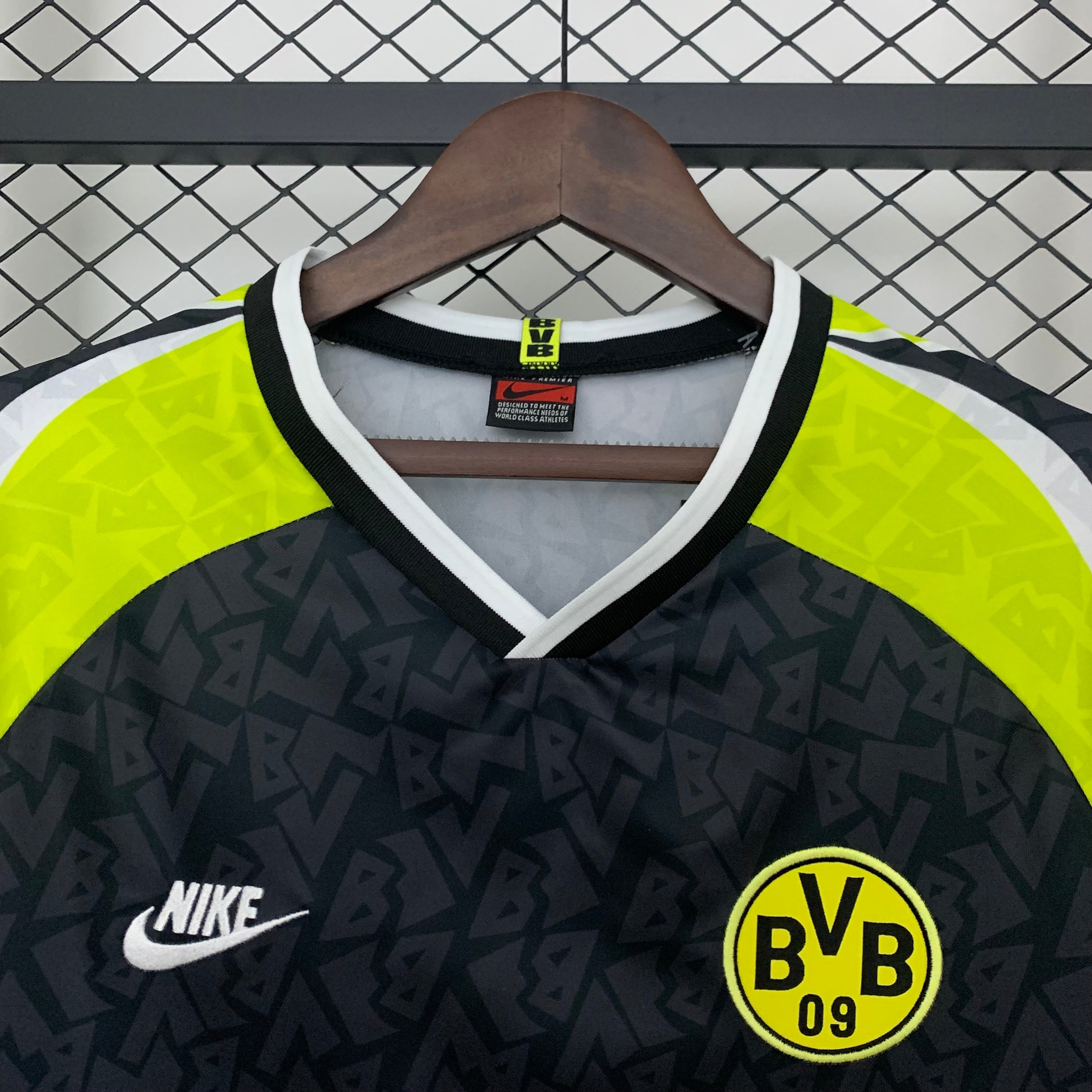 Camiseta Borussia Dortmund Visita Retro 1995/96 Versión Fan