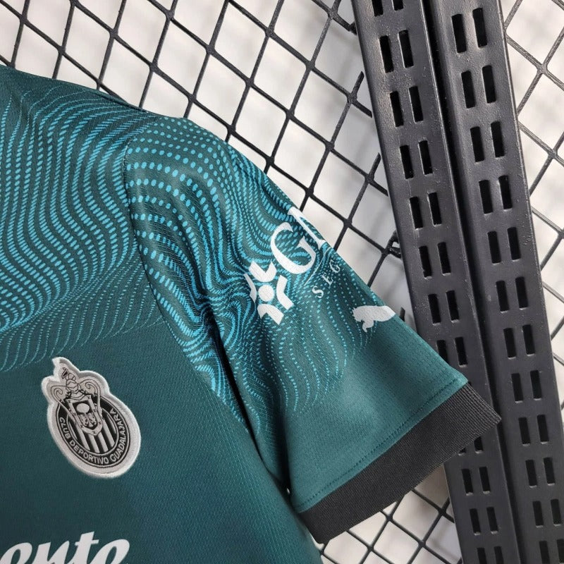 Kit niños Chivas 2023/24 Visita
